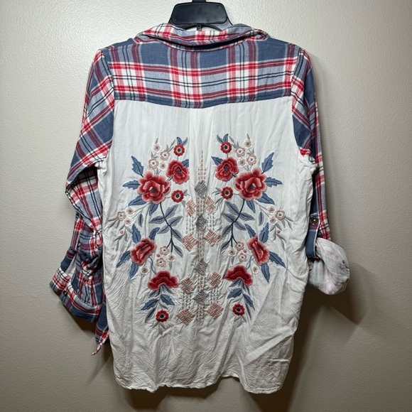 KYLA SEO Embroidered Floral Back Blue Red Plaid Front Button Down Medium - Picture 5 of 9
